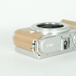 OLYMPUS PEN E-PL9