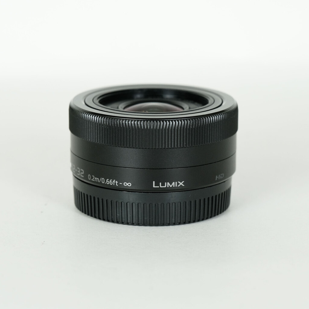 Panasonic LUMIX G VARIO 12-32mm / F3.5-5.6 ASPH. / MEGA O.I.S.