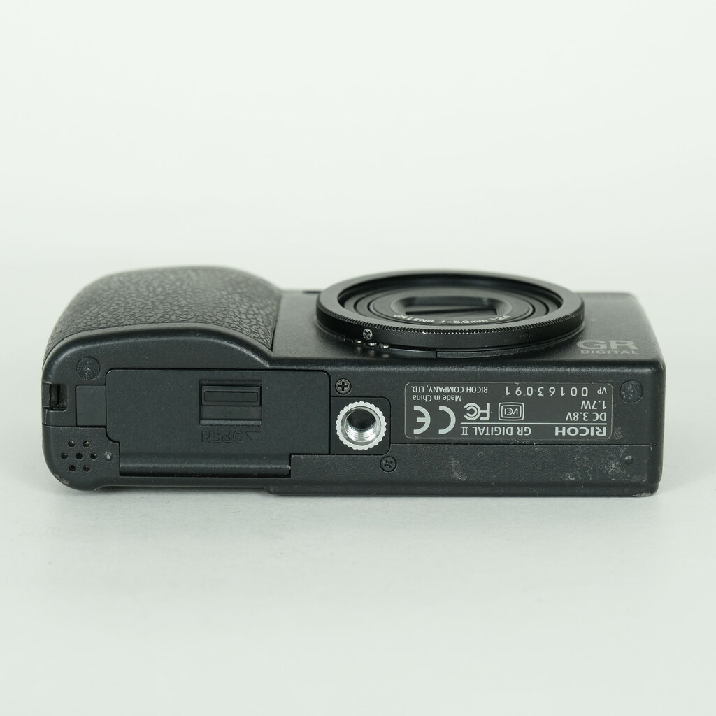 RICOH GR DIGITAL II