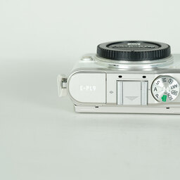 OLYMPUS PEN E-PL9
