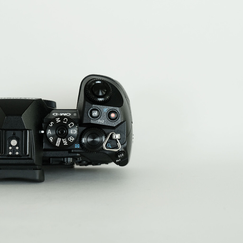 OLYMPUS OM-D E-M1 Mark II