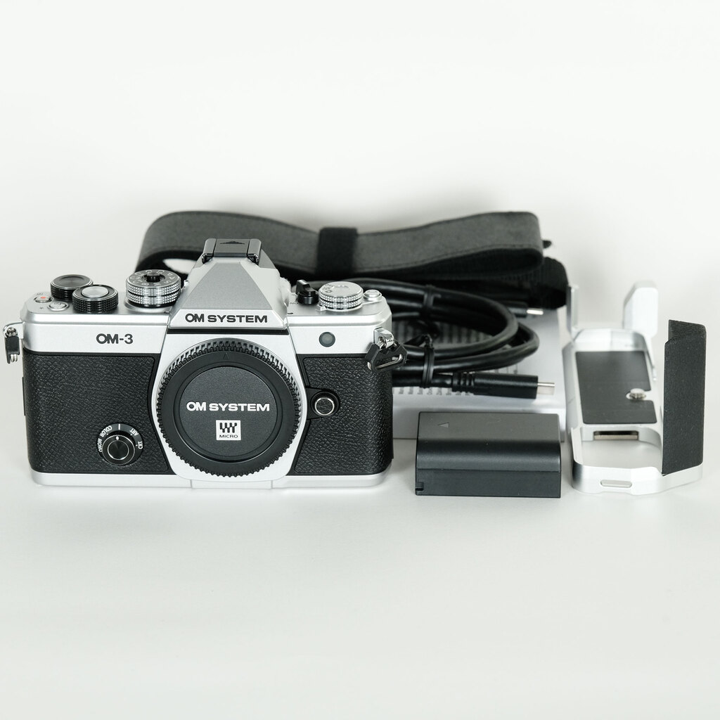 OM12出品 OM SYSTEM OM-3の出品 | ONE SCENE（ワンシーン）