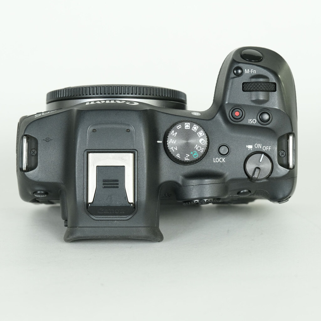 Canon EOS R7 Canon EOS R7