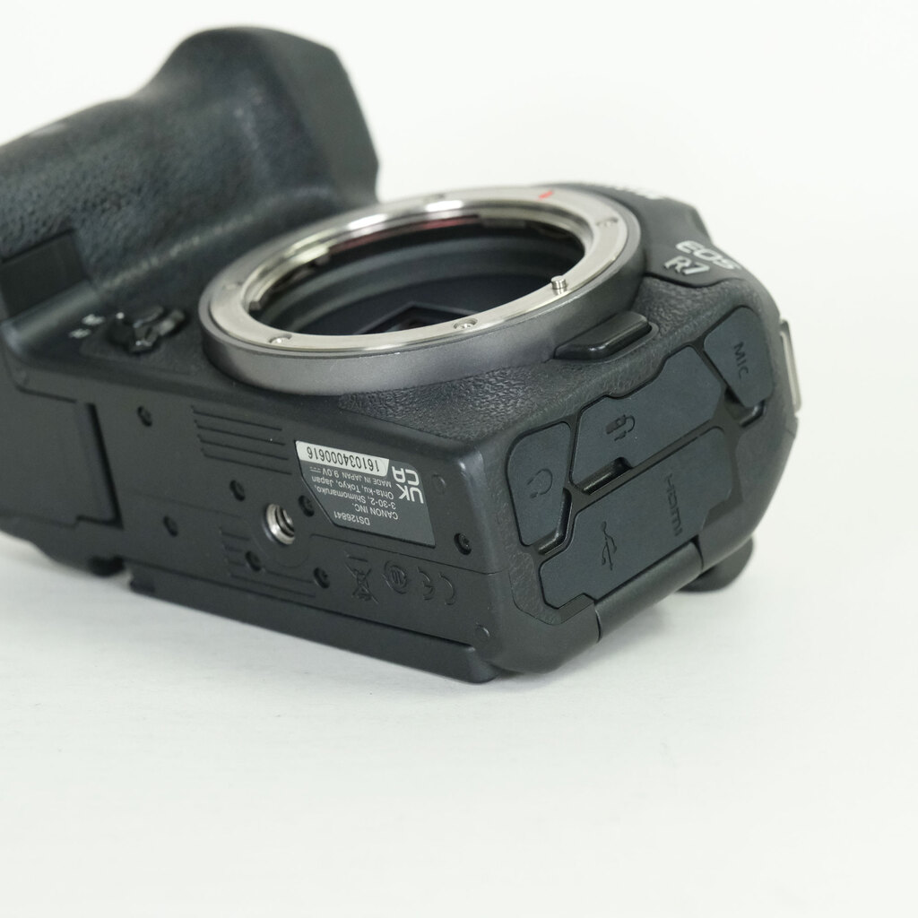 Canon EOS R7