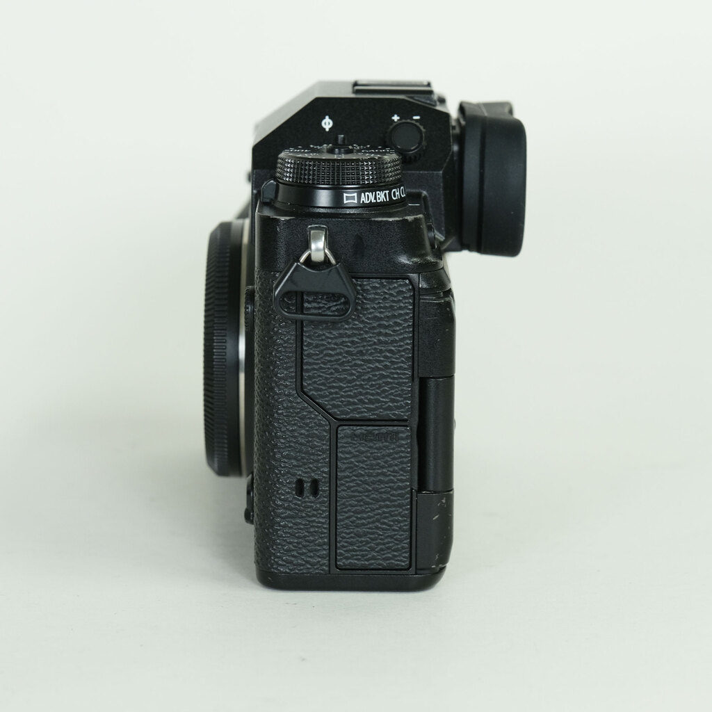 FUJIFILM X-T4 FUJIFILM X-T4