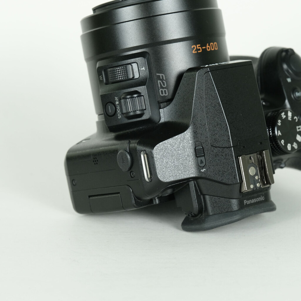 Panasonic LUMIX DMC-FZ300の出品 | ONE SCENE（ワンシーン）