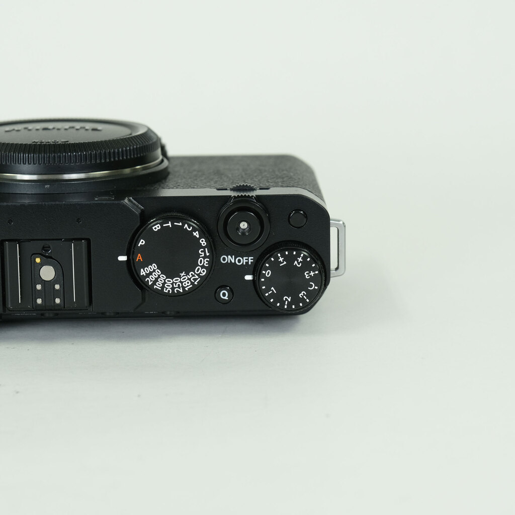 FUJIFILM X-E4