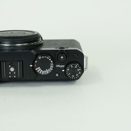 FUJIFILM X-E4