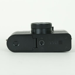 FUJIFILM X half X-HF1