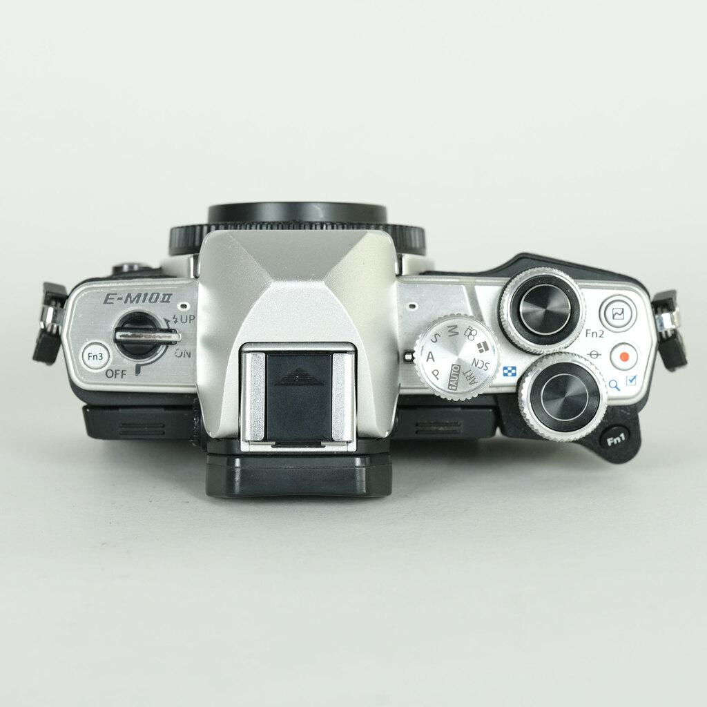 OLYMPUS OM-D E-M10 Mark II