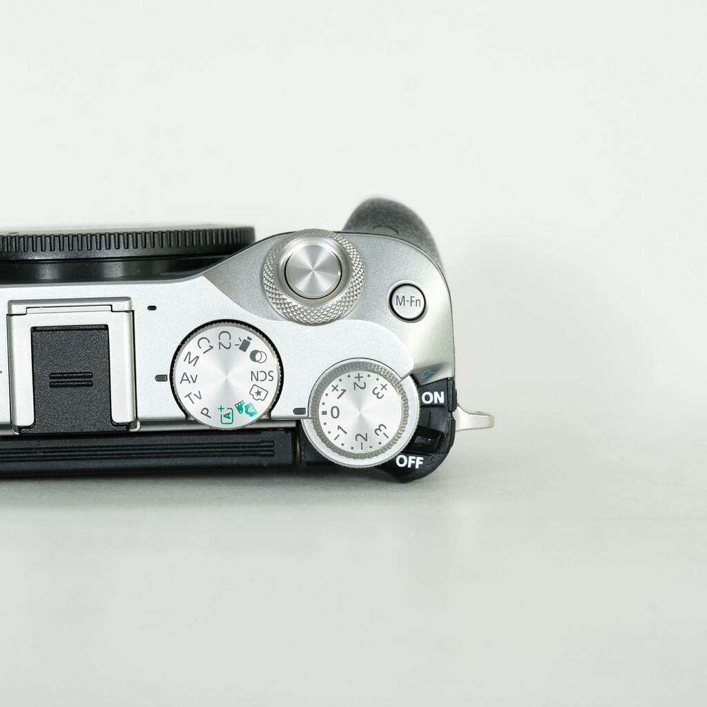 Canon EOS M6 Canon EOS M6