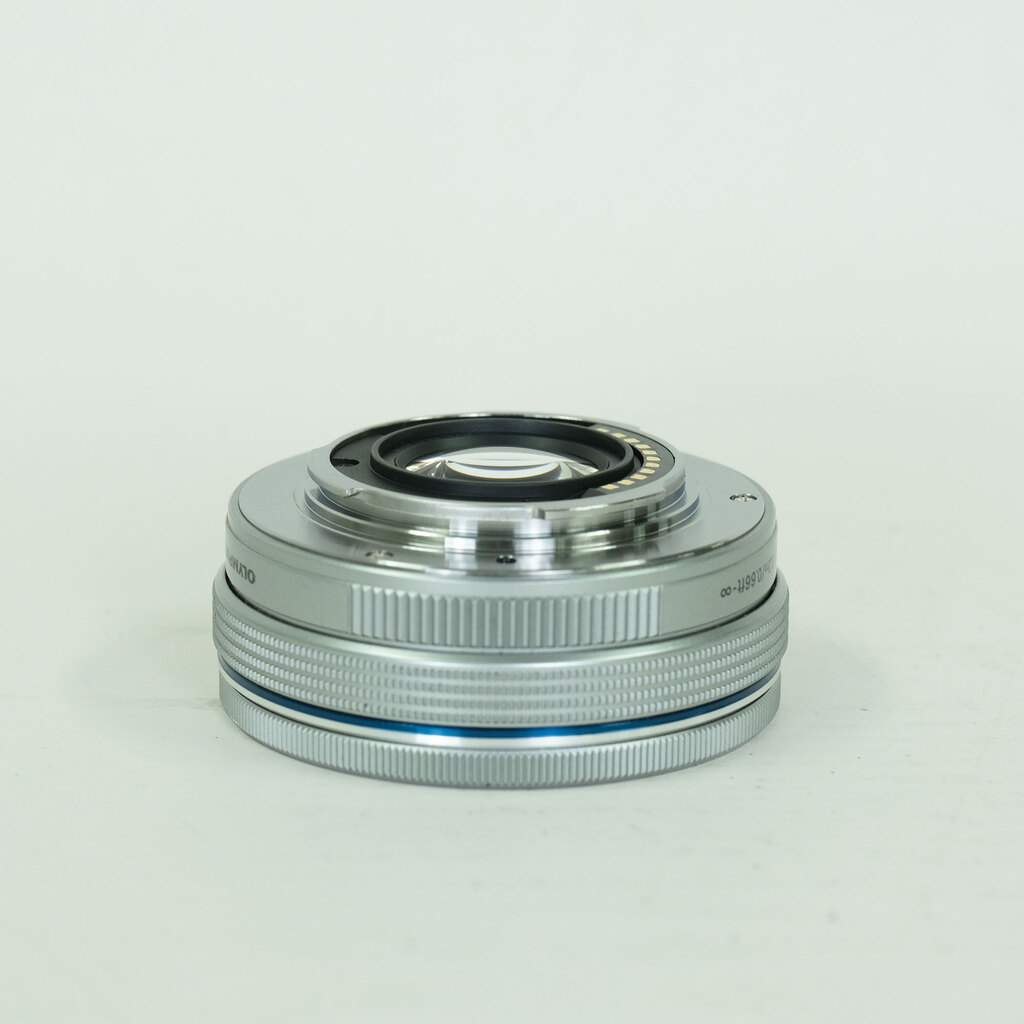 OLYMPUS M.ZUIKO DIGITAL ED 14-42mm F3.5-5.6 EZ シルバー