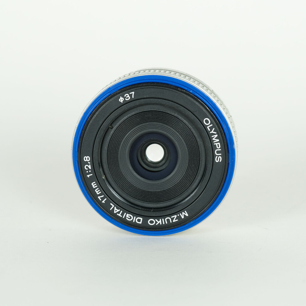 OLYMPUS M.ZUIKO DIGITAL 17mm F2.8 シルバー