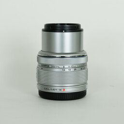 OLYMPUS M.ZUIKO DIGITAL 14-42mm F3.5-5.6IIR シルバー