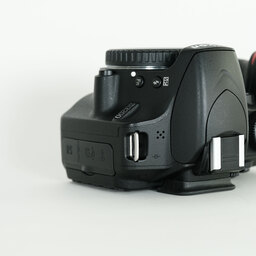 Nikon D3200ボディ ブラック