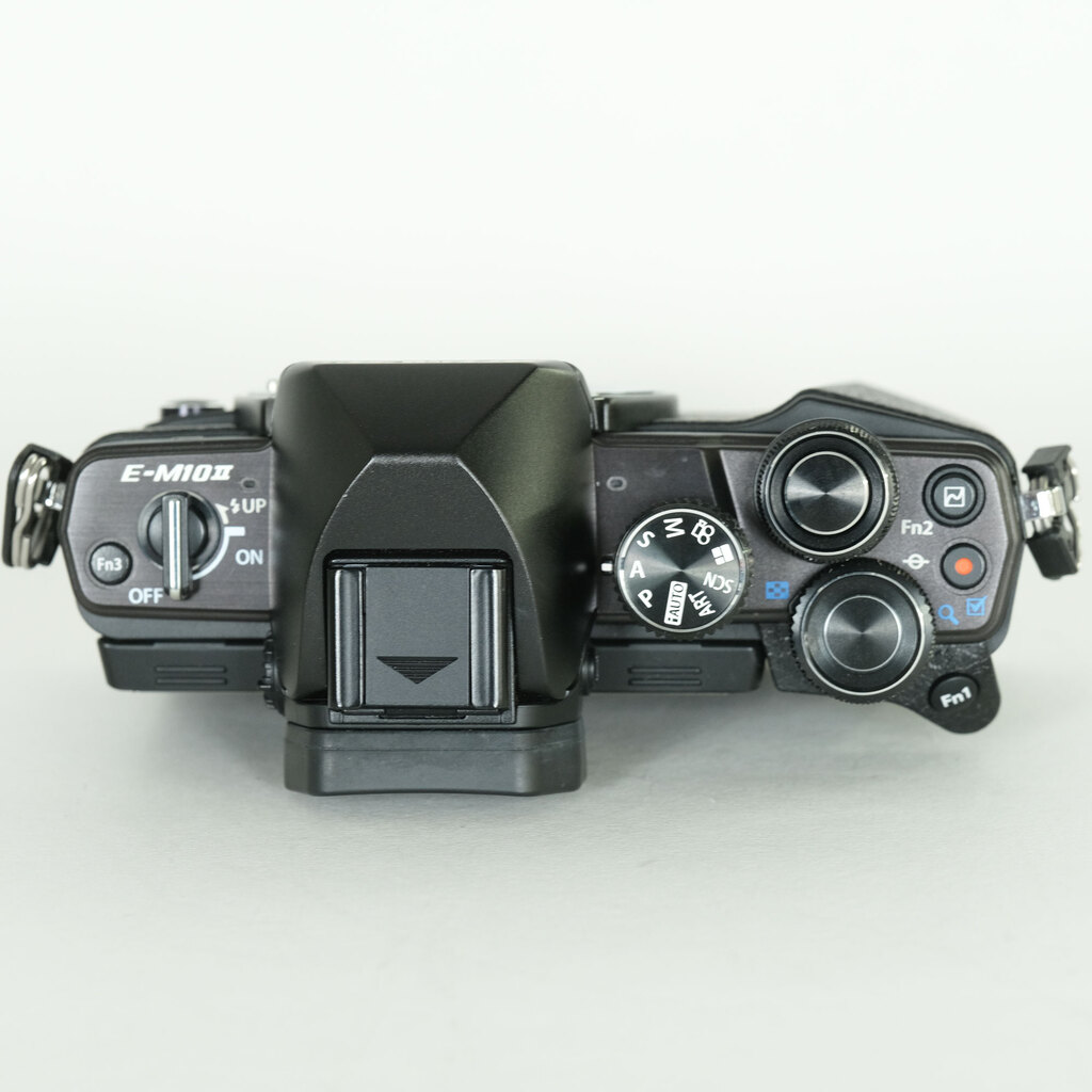 OLYMPUS OM-D E-M10 Mark II