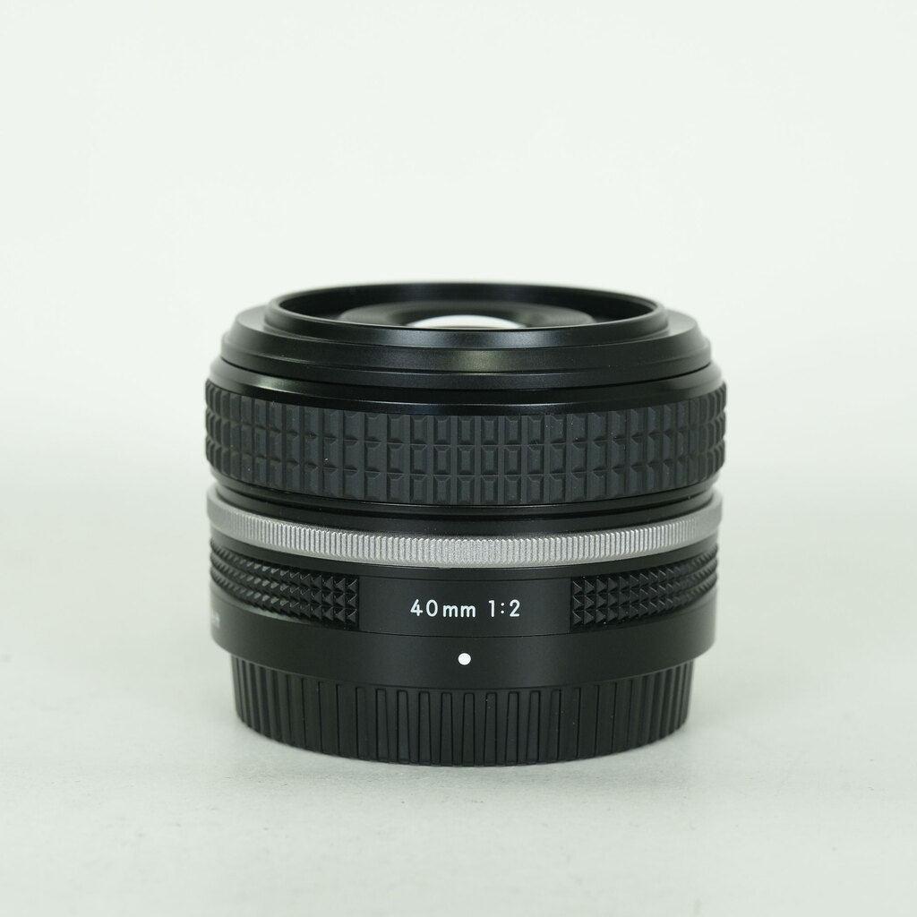 Nikon NIKKOR Z 40mm f/2 Nikon NIKKOR Z 40mm f/2