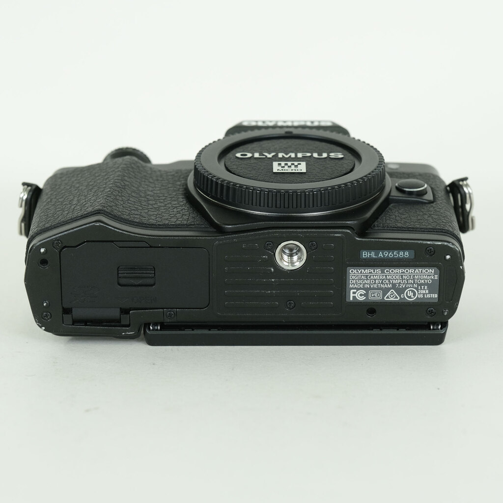 OLYMPUS OM-D E-M10 Mark II