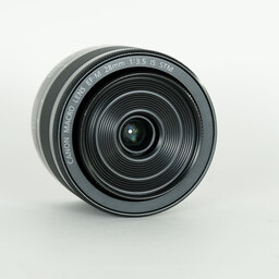 Canon EF-M28mm F3.5 マクロ IS STM