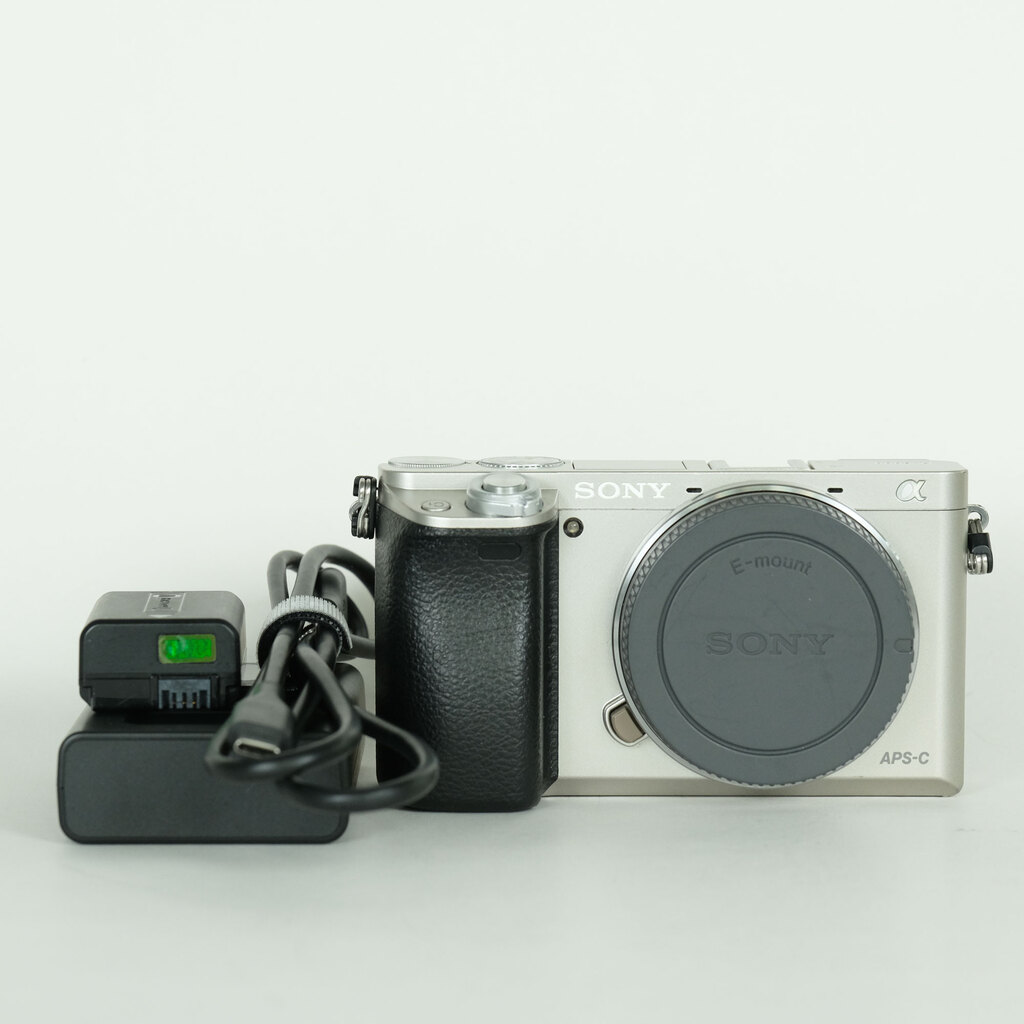 SONY α6000(ILCE-6000) SONY α6000(ILCE-6000)