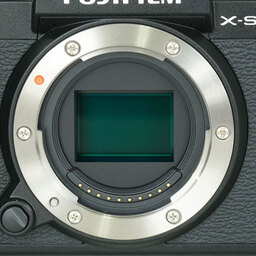 FUJIFILM X-S20