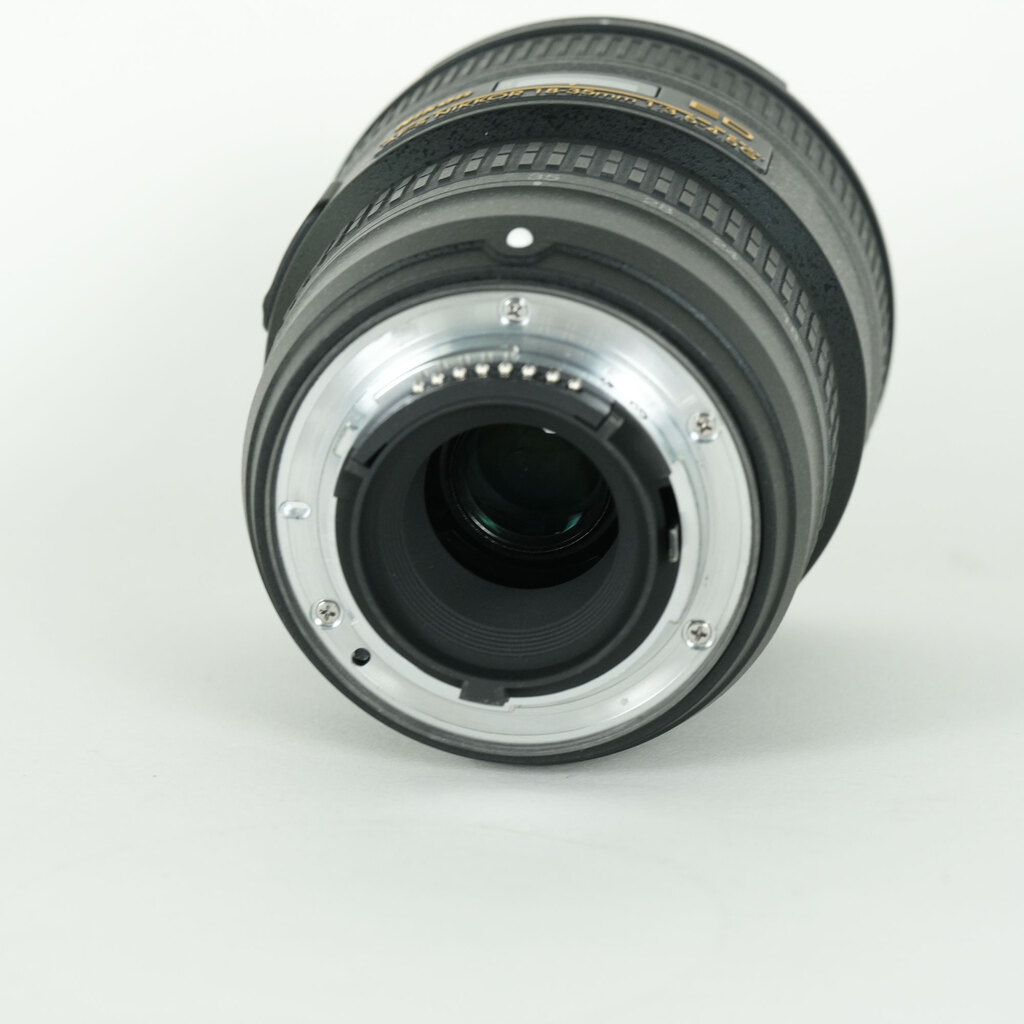 Nikon AF-S NIKKOR 18-35mm F3.5–4.5 G ED Nikon AF-S NIKKOR 18-35mm F3.5–4.5 G ED