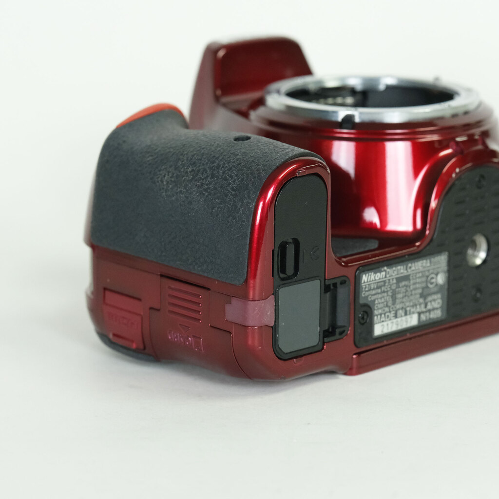 Nikon D5500 ボディ レッド