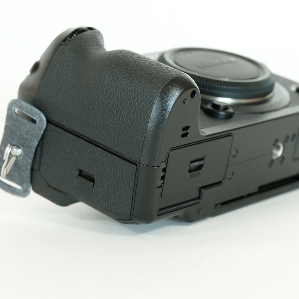 FUJIFILM X-H1 ボディ&付属品セット　専門店動作確認済み　完動品 Amazon.com : Fujifilm X-H1 Mirrorless Digital Camera (Body Only