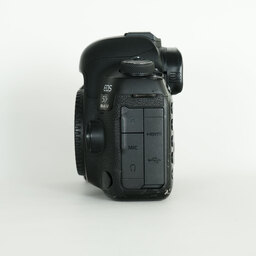 Canon EOS 5D Mark IV