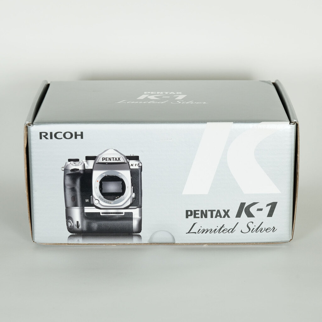 PENTAX K-1 Limited Silver〔バッテリーグリップ D-BG6 /バッテリー×2 / メタルホットシュー付属〕
