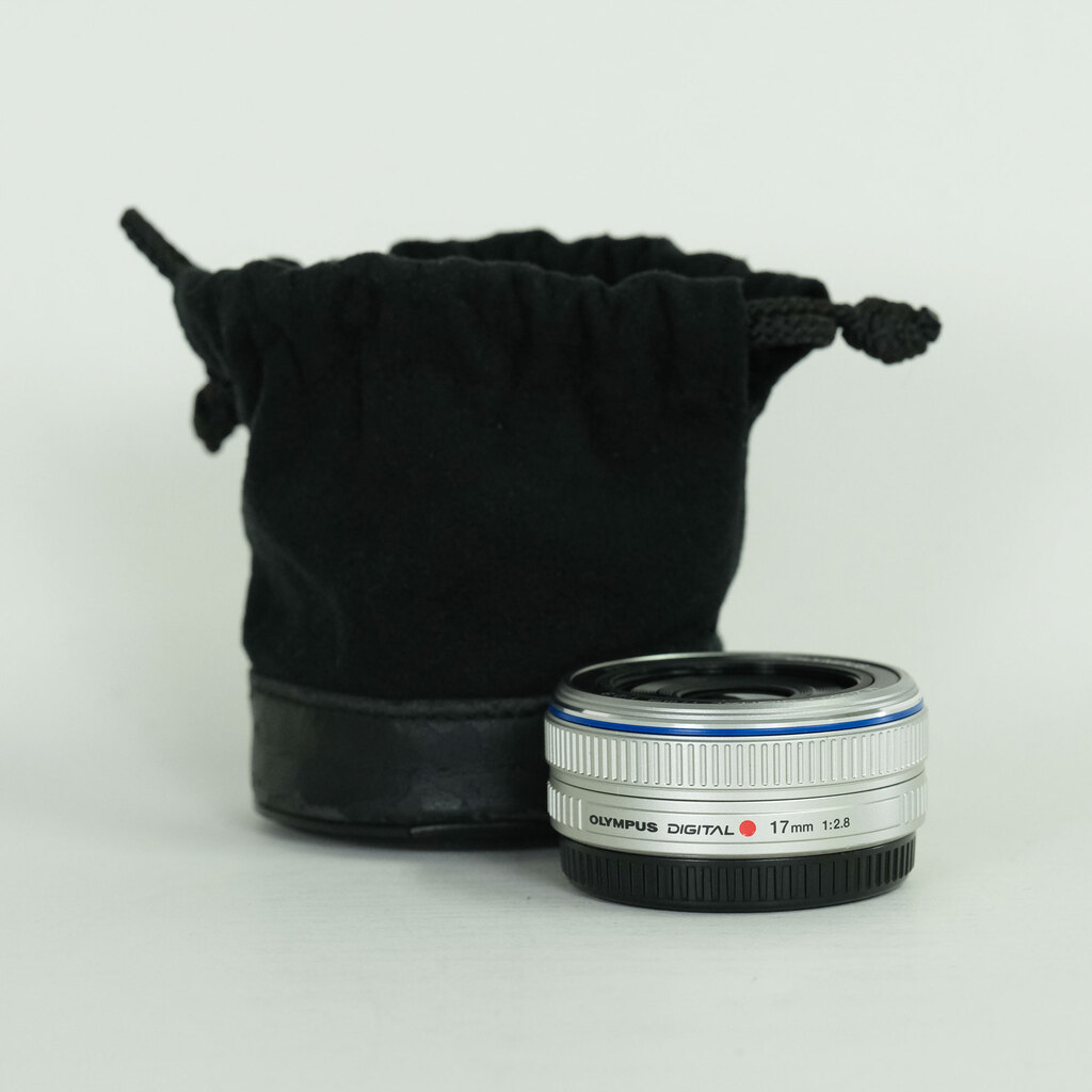 OLYMPUS M.ZUIKO DIGITAL 17mm F2.8 シルバー