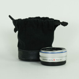 OLYMPUS M.ZUIKO DIGITAL 17mm F2.8 シルバー