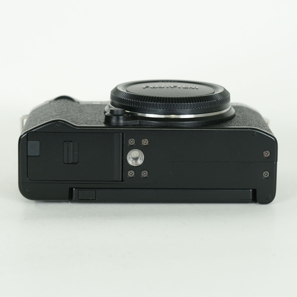 FUJIFILM X-M5