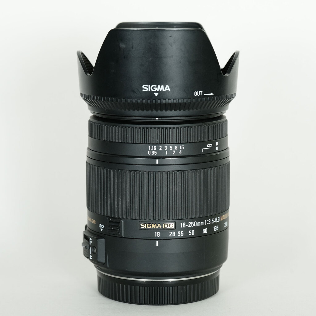 SIGMA 18-250mm F3.5-6.3 DC MACRO OS HSM (キヤノンEF用)