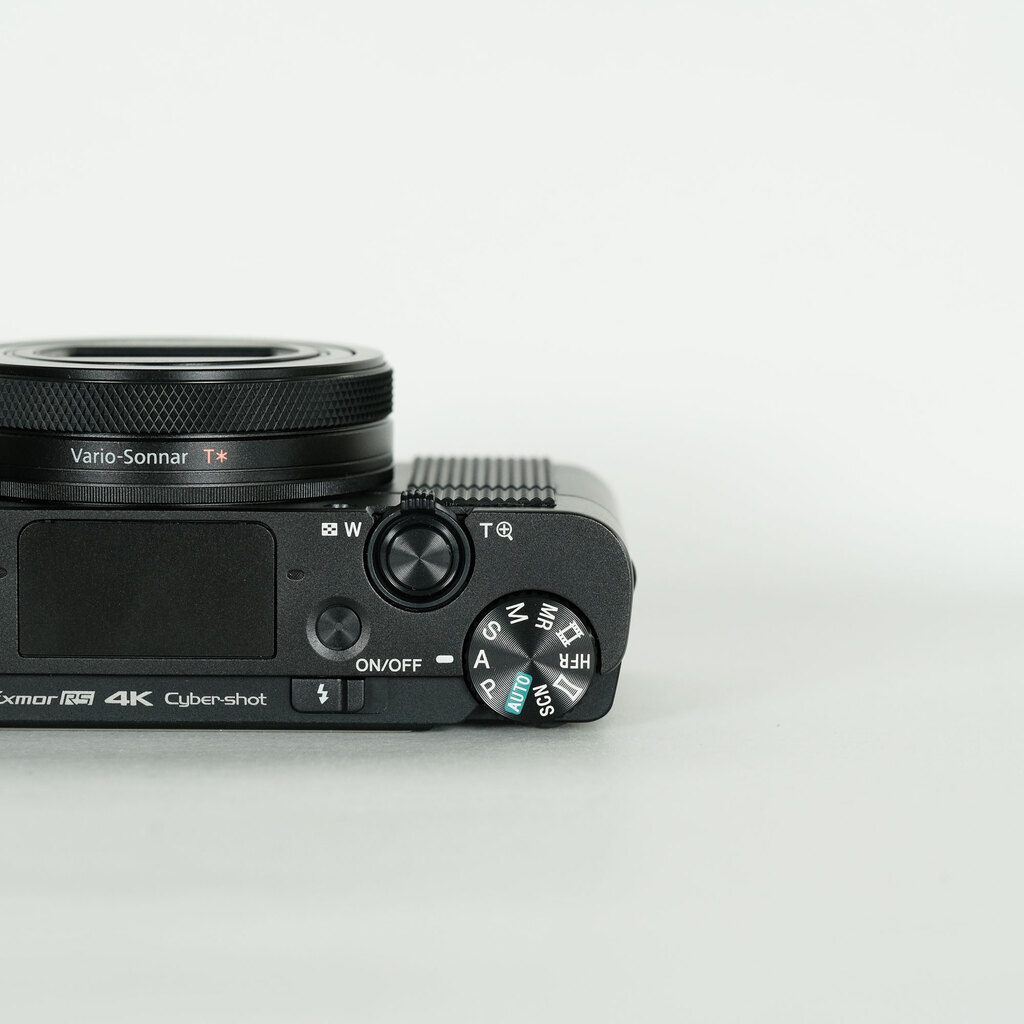 SONY Cyber-shot DSC-RX100M6