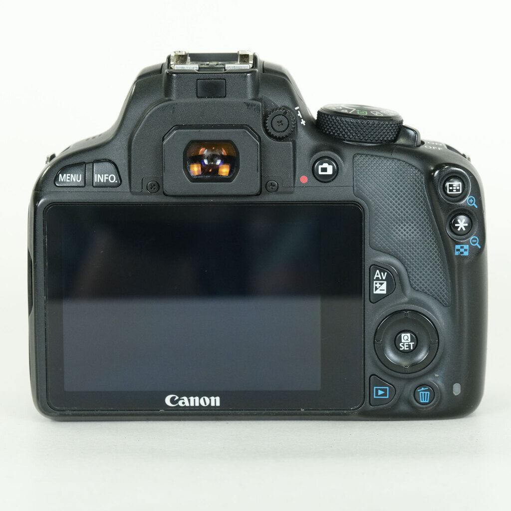Canon EOS Kiss X7