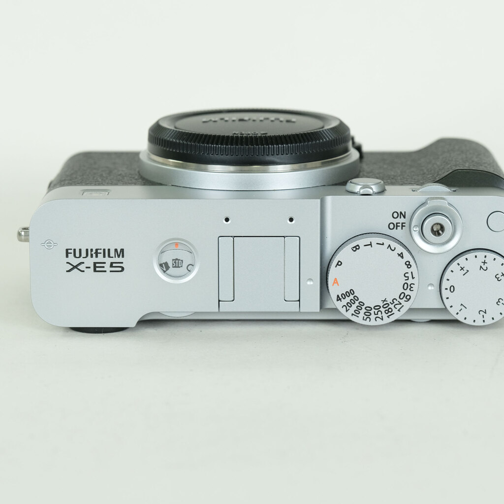 FUJIFILM X-E5