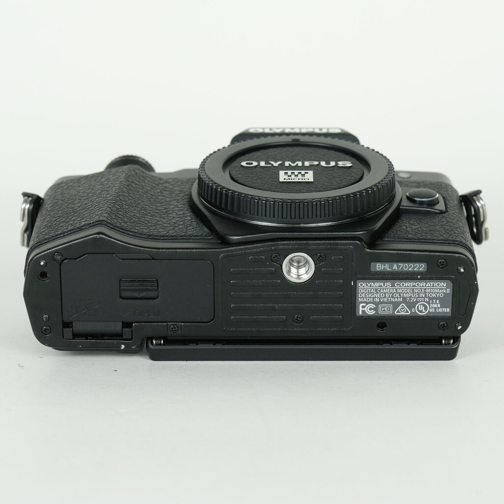 OLYMPUS OM-D E-M10 Mark II