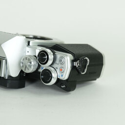 OLYMPUS OM-D E-M10 Mark II