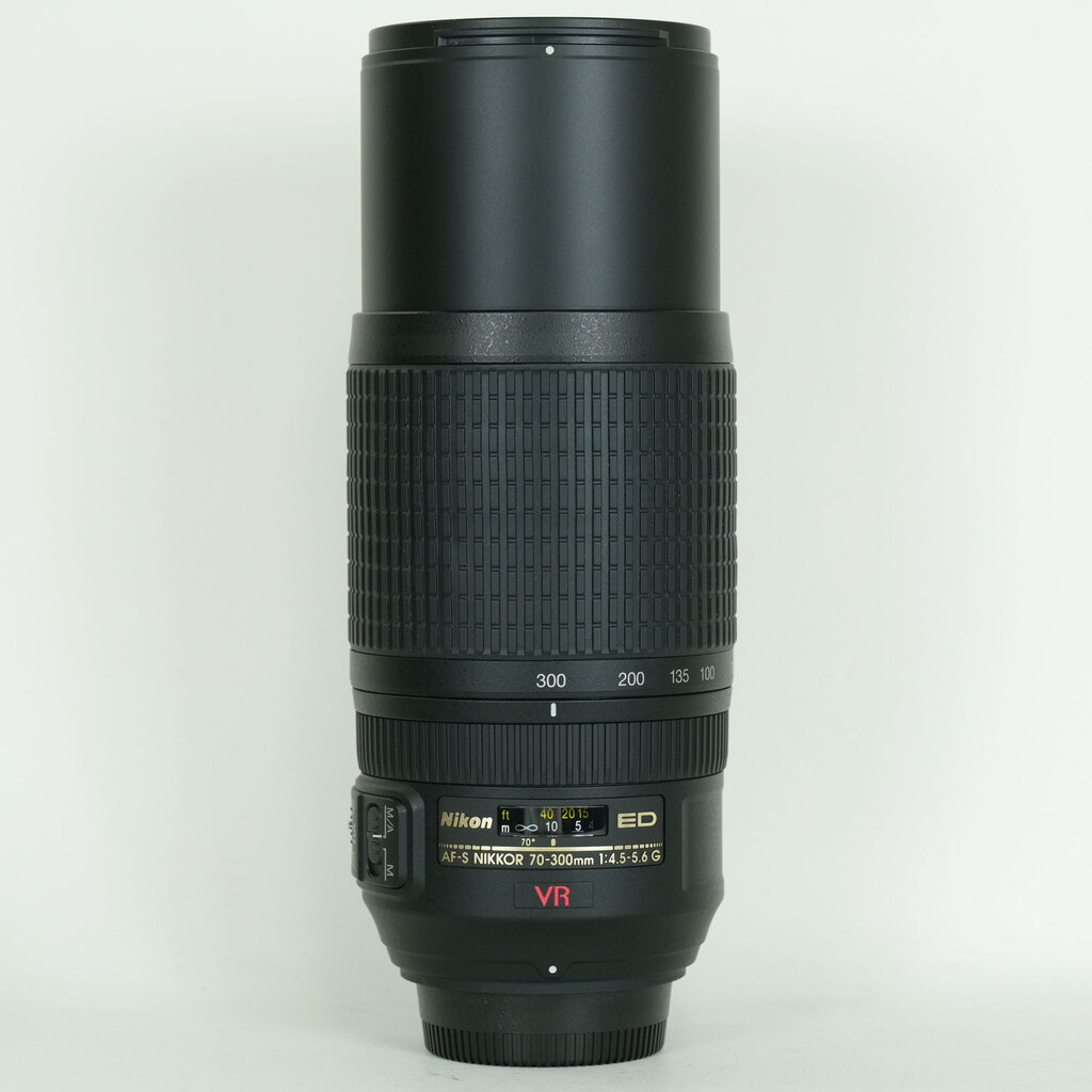 Nikon AF-S VR Zoom-Nikkor 70-300mm F4.5-5.6G IF-ED Nikon AF-S VR Zoom-Nikkor 70-300mm F4.5-5.6G IF-ED