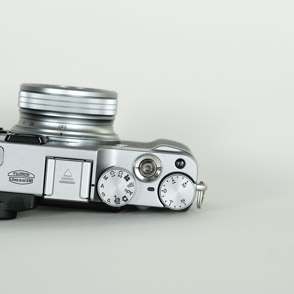 FUJIFILM X20 シルバー 富士フィルム FUJIFILM X20 シルバー FUJIFILM 富士フィルム デジタル