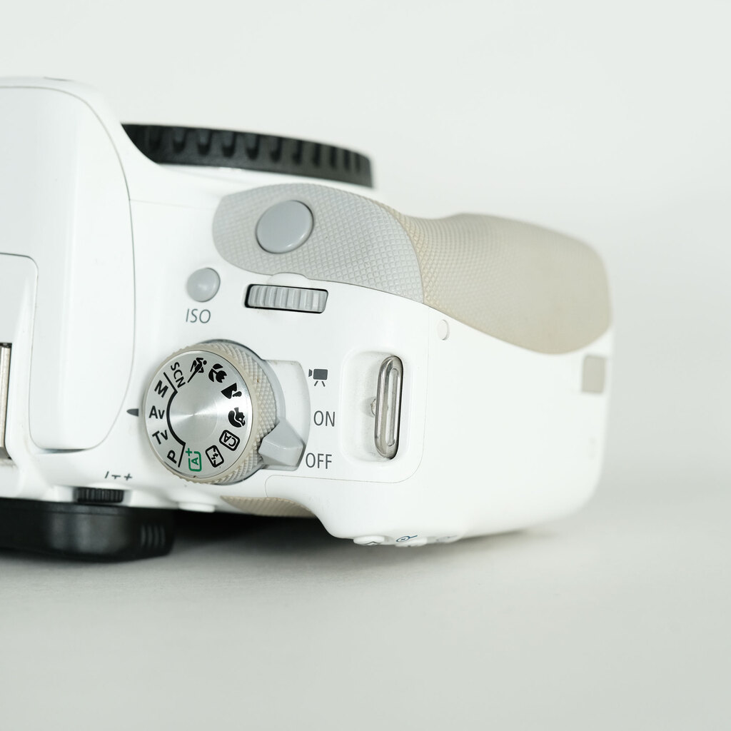 Canon EOS Kiss X7 ボディ ホワイト