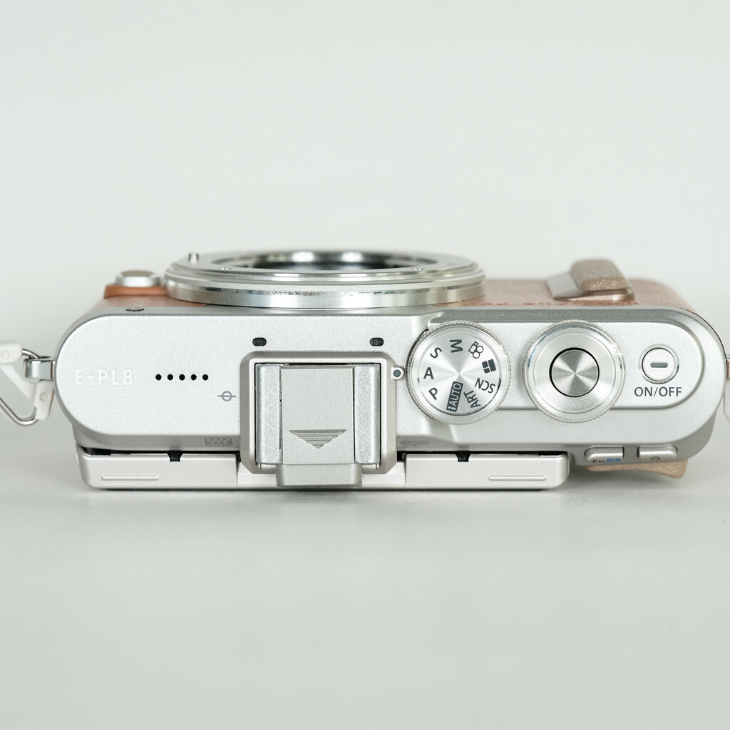 OLYMPUS PEN E-PL8 ボディ ブラウン