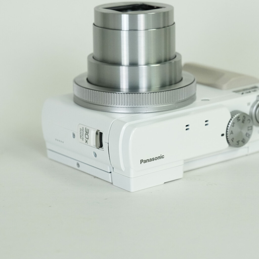 Panasonic LUMIX DC-TZ95D ホワイト Panasonic LUMIX DC-TZ95D ホワイト