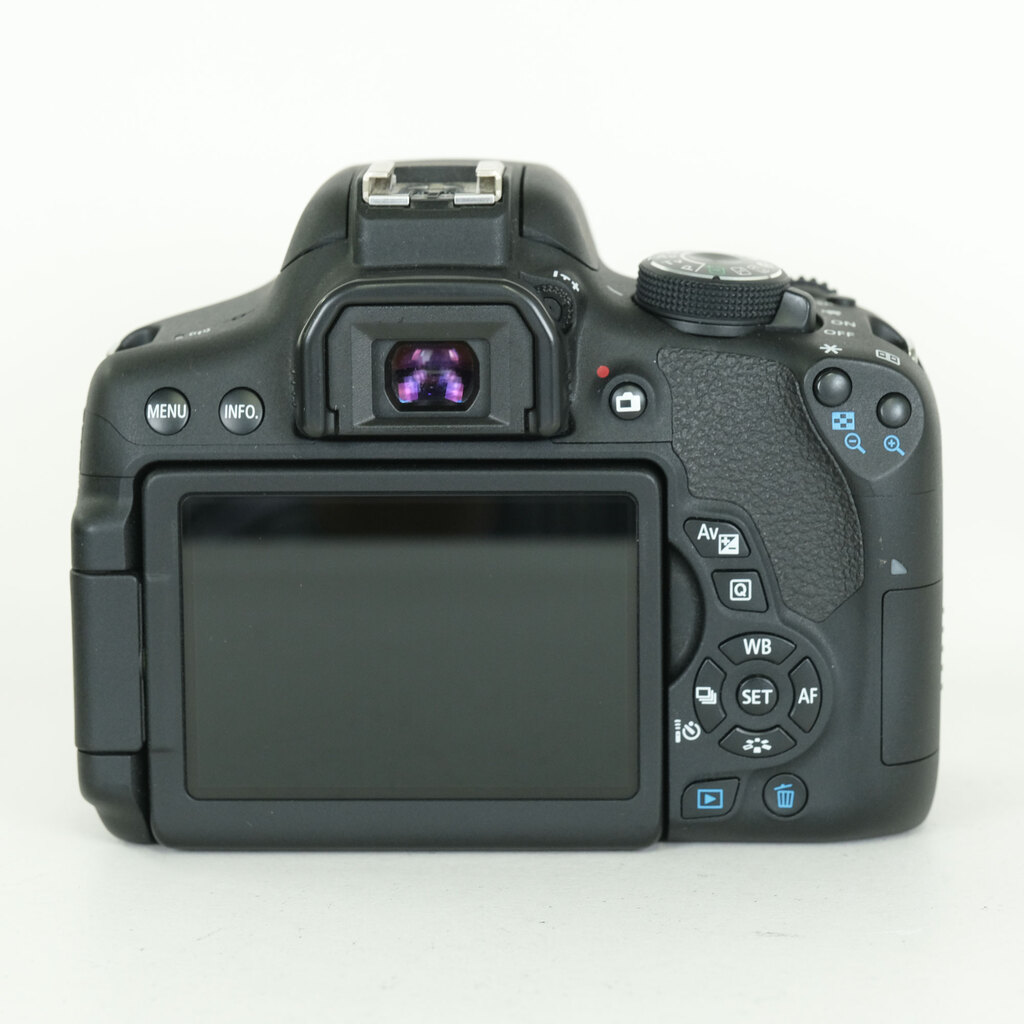 Canon EOS Kiss X8i