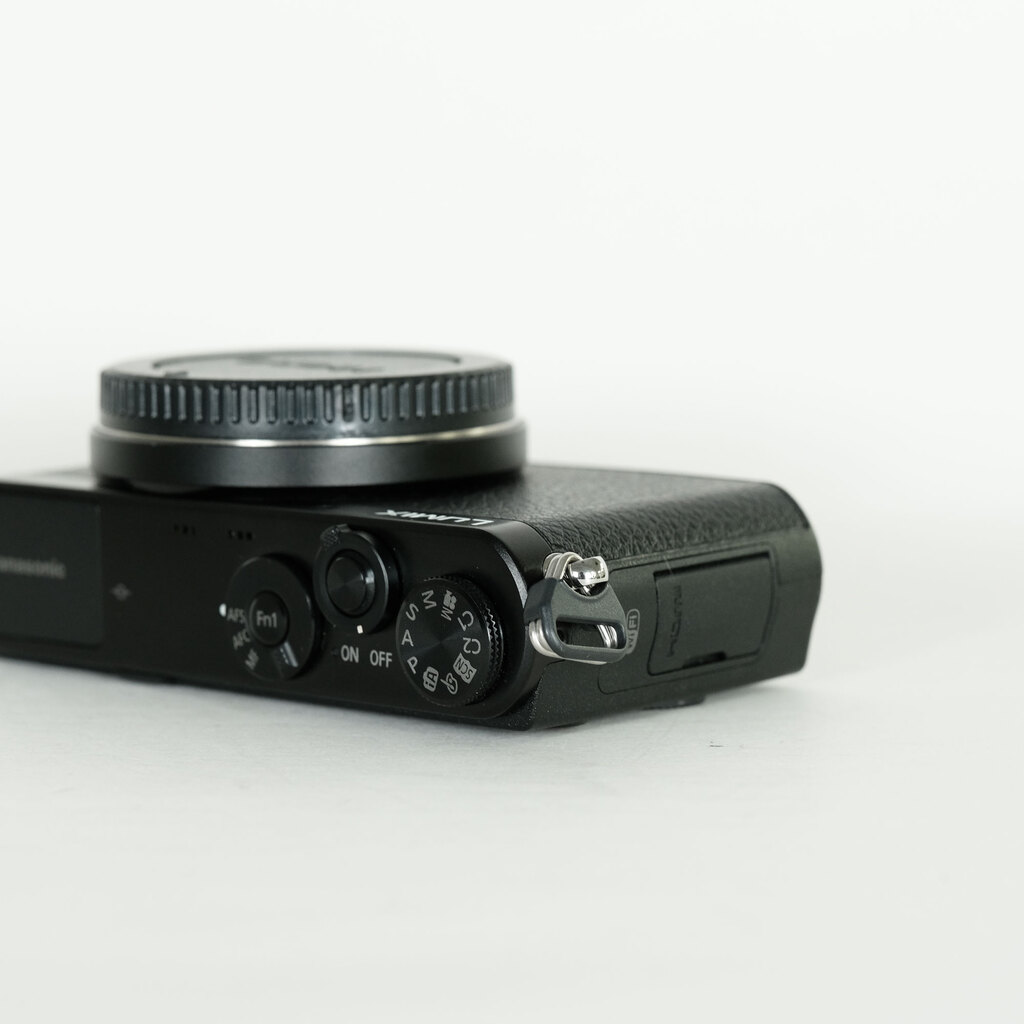 Panasonic LUMIX DMC-GM1ボディ ブラック