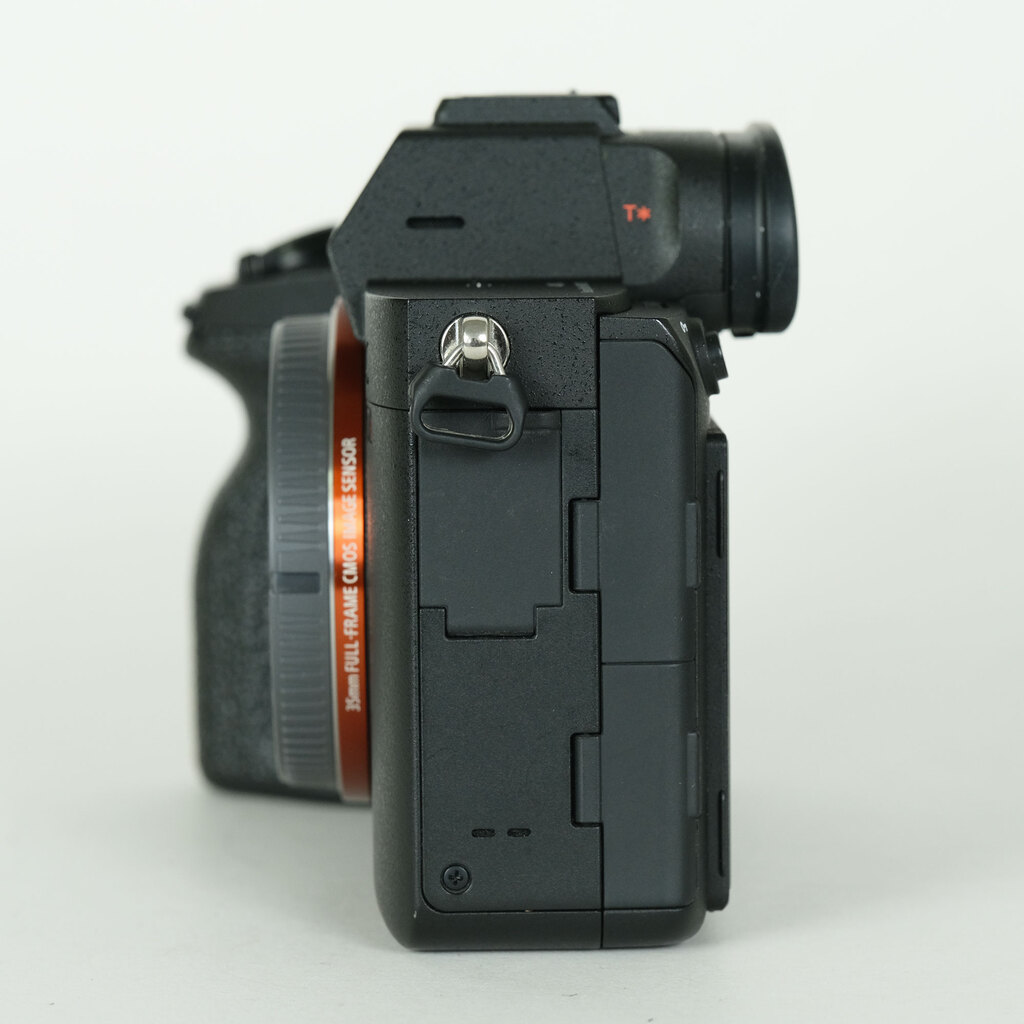 SONY α7R IV（ILCE-7RM4）の出品 | ONE SCENE（ワンシーン）