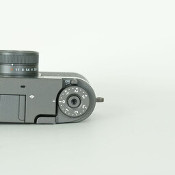 FUJIFILM X half X-HF1