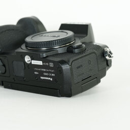 Panasonic LUMIX DC-G99D ボディ ブラック