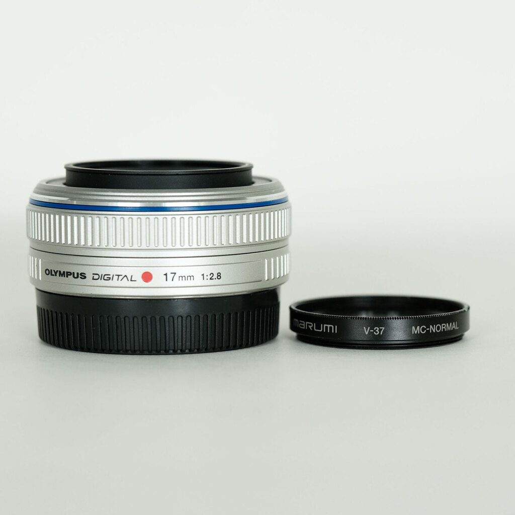 OLYMPUS M.ZUIKO DIGITAL 17mm F2.8 シルバー